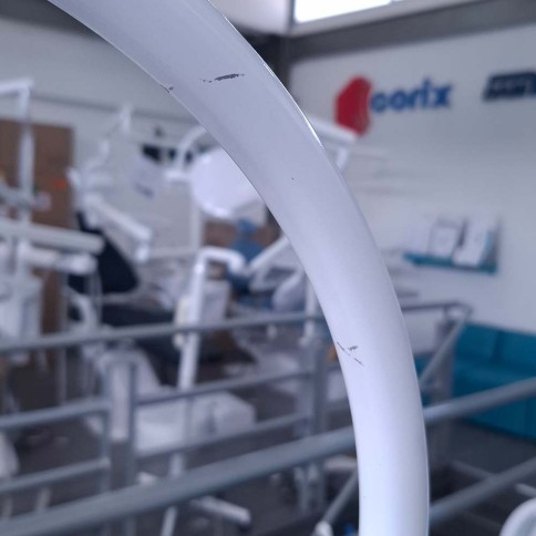 Lámpara Dental Quirúrgica Roentgen RTG-LQP Versión Pedestal Móvil (producto de exhibición)